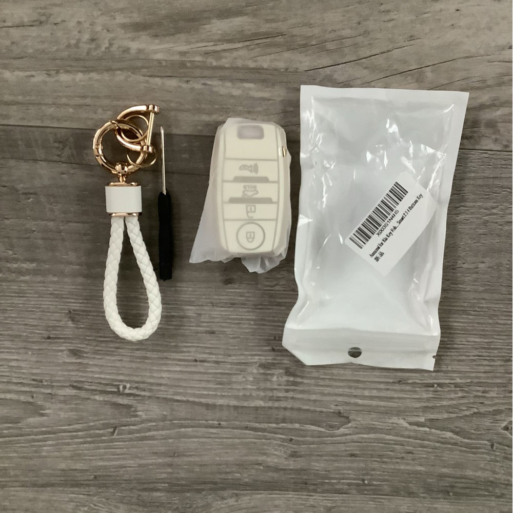 Kia Key Fob Cover with Keychain 🇺🇸 - Picture 2 of 3